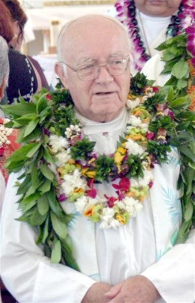 Parishioners Mourn Loss of Kalaupapa Priest